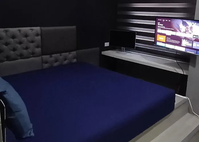 1 Master Br With Full Bathroom And Jet Tub 2nd Br With Full Bathroom Elegant Fully Furnished With Feels Apartment
