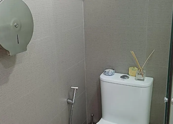 1 Master Br With Full Bathroom And Jet Tub 2nd Br With Full Bathroom Elegant Fully Furnished With Feels Apartment *