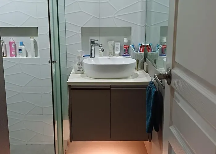 Apartment 1 Master Br With Full Bathroom And Jet Tub 2nd Br With Full Bathroom Elegant Fully Furnished With Feels