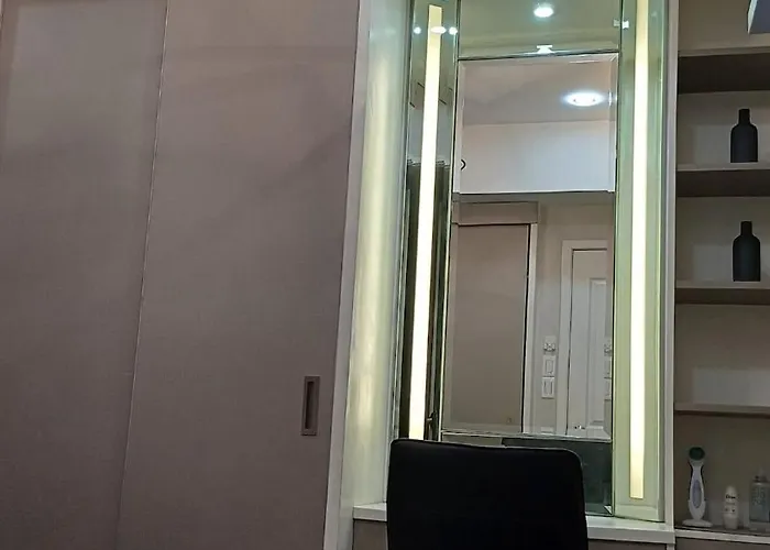 1 Master Br With Full Bathroom And Jet Tub 2nd Br With Full Bathroom Elegant Fully Furnished With Feels Apartment *