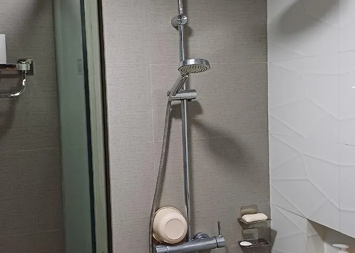 1 Master Br With Full Bathroom And Jet Tub 2nd Br With Full Bathroom Elegant Fully Furnished With Feels *